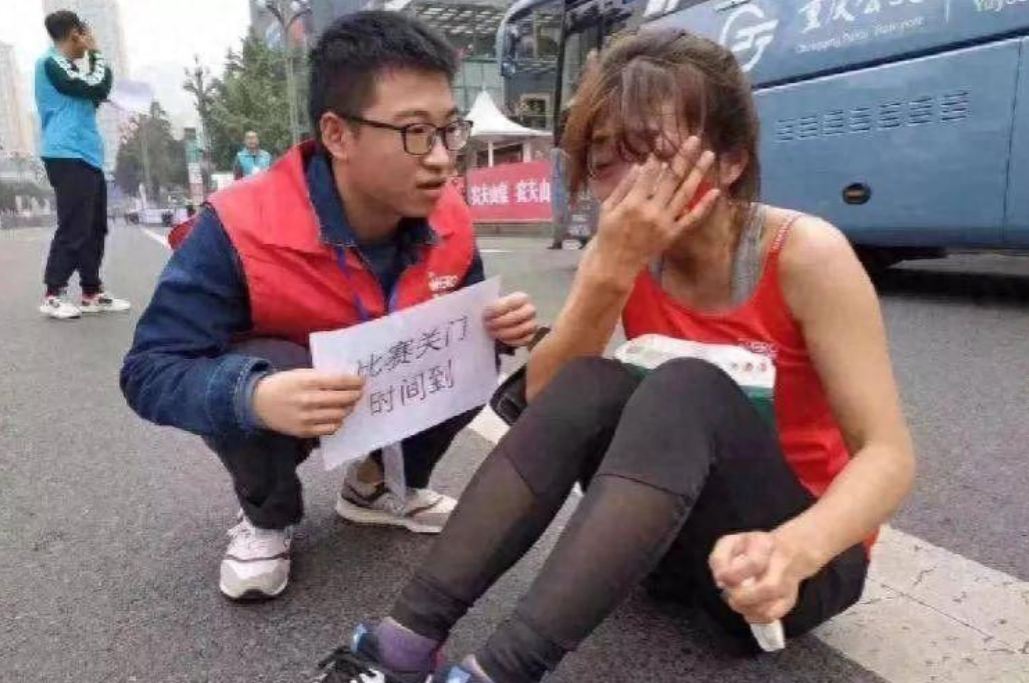 马拉松经验谈：即使你无法完赛，最好也别上收容车
即使无法完赛，也不要轻易上收容车