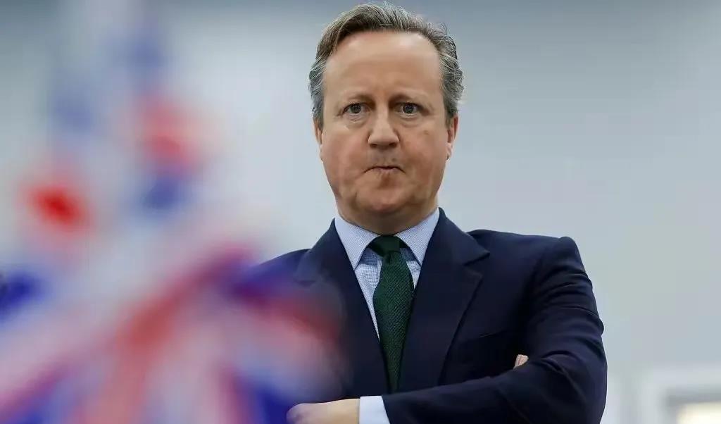 卡梅伦：英国随时准备打击胡塞武装#英国前首相现任外长卡梅伦的表态，看似豪言壮语，
