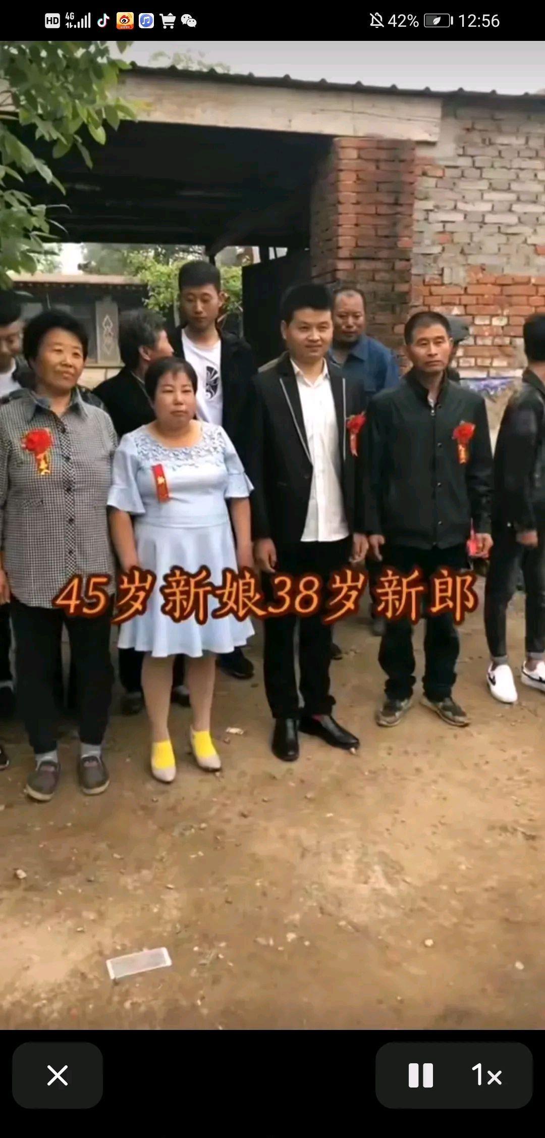 这个年代，
农村光棍娶媳妇真个惨不忍睹！
几十万彩礼的年轻姑娘娶不起，
只能对大
