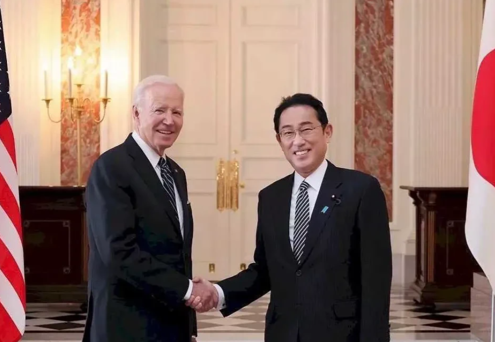 又下指令了！美国总统拜登在APEC峰会间隙与日本首相岸田文雄举行了会晤，期间，拜