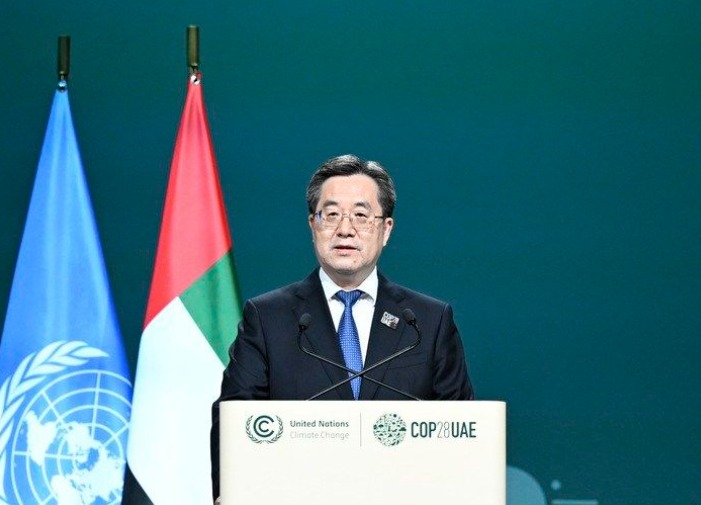 气候变化大会充满看点，167国代表向中国“要钱”，中方一双布鞋便是答案。这是第2