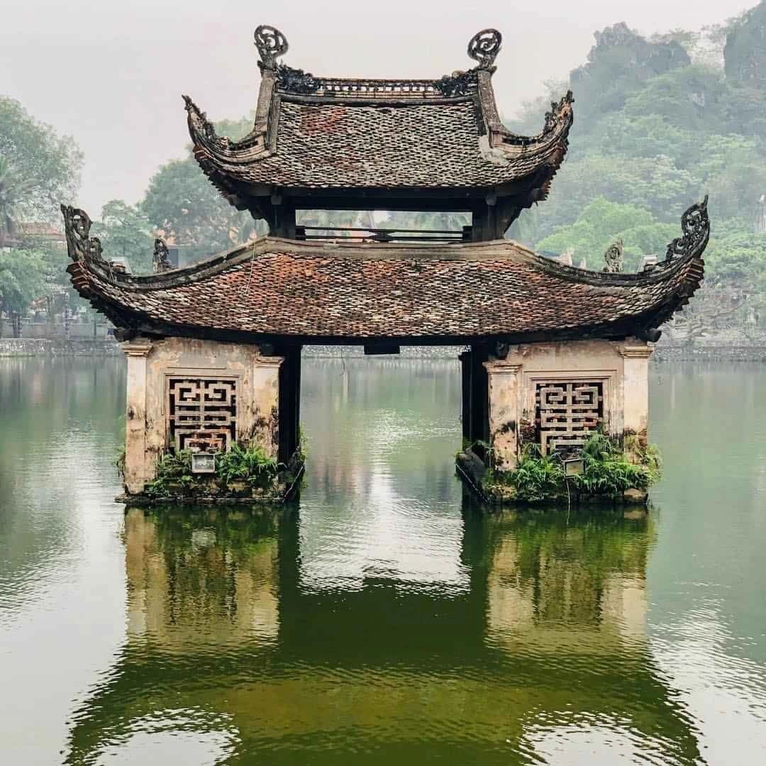 中国建筑史 01| 知道每张照片屋顶的名字？
【图1】 越南河内-泰塔 | 重檐