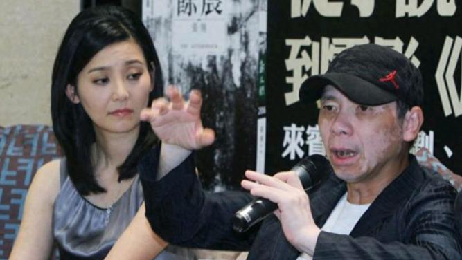 冯导20亿身家不治病，徐帆含泪道出他的真心话，网友：佩服！