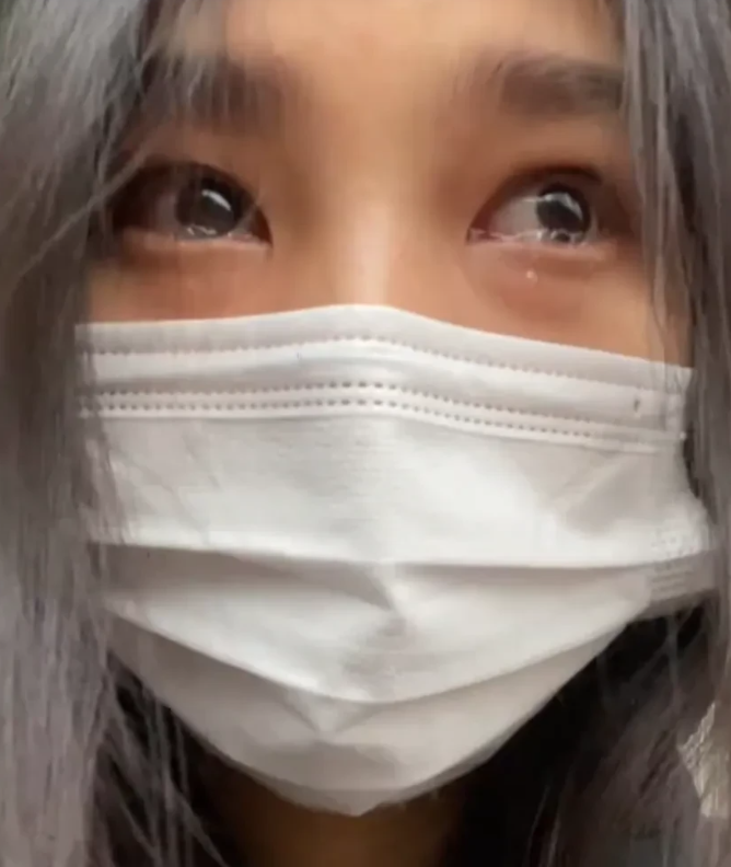 35岁的我想离婚！半夜又吵架了，砸的东西乱七八糟，这日子还能不能活！！
今天又吵