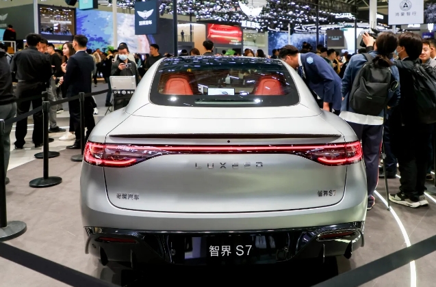 为什么智界S7还没上市，预定量就突破了2万台？
要说最近最火的纯电车，那一定就是