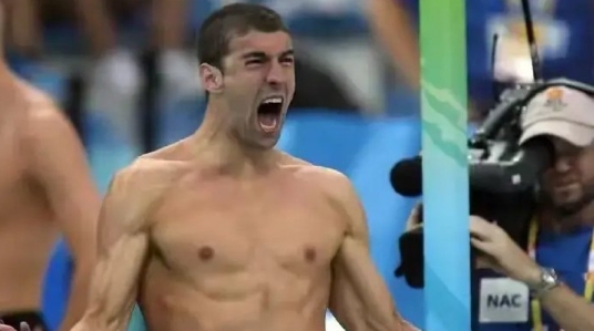曾在4届奥运会上勇夺23枚金牌的美国选手菲尔普斯今昔对比……这是大力丸吃多后遗症