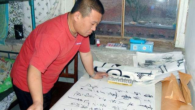 共患难易同富贵难，郭德纲与曹云金17年前亲密旧照，不禁令人唏嘘