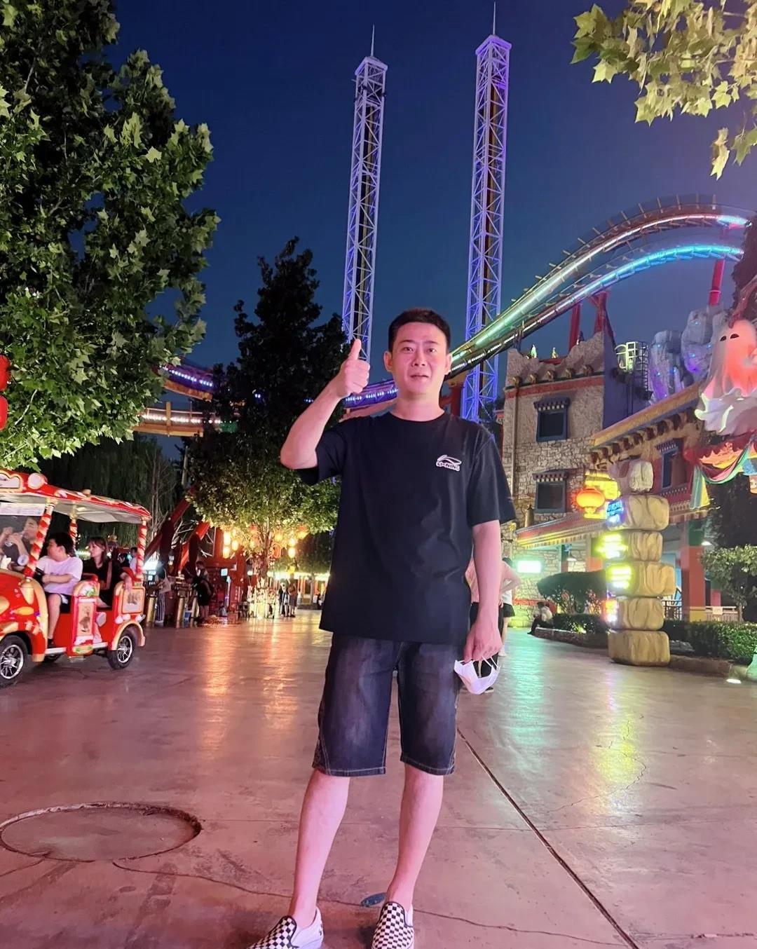 栾云平是给郭德纲当打手干黑活的，想要挤走早期合伙人李菁，靠栾云平挡枪。不过，曹云
