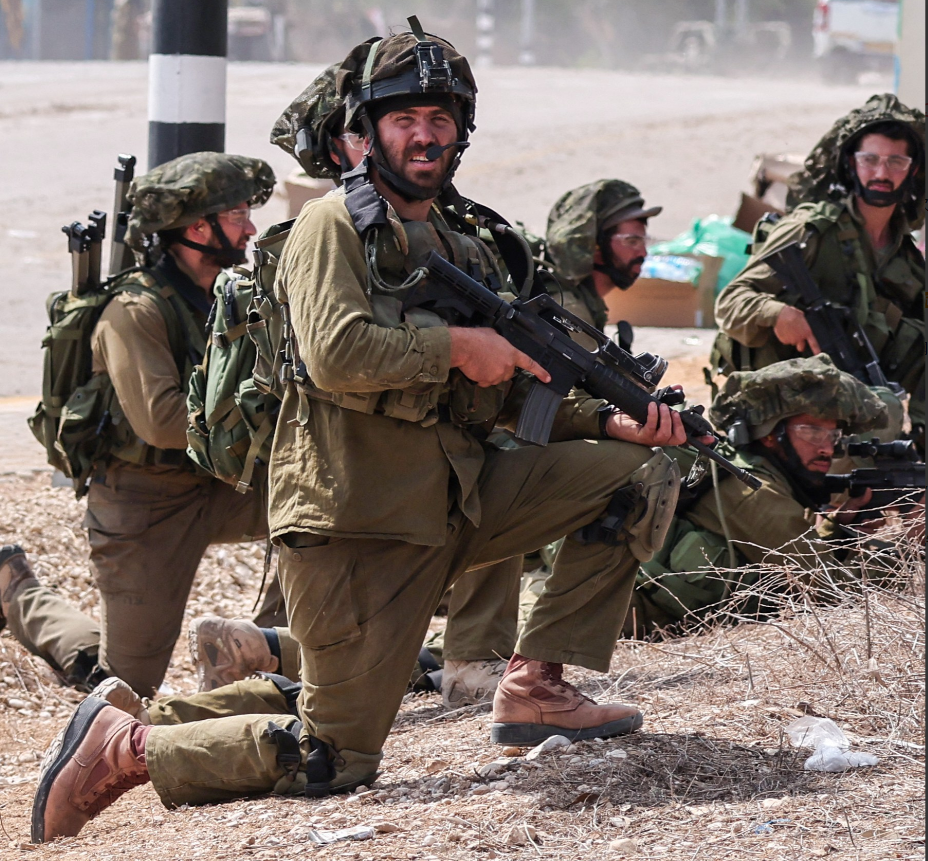 “12月3日凌晨，巴勒斯坦抵抗武装哈马斯下属的卡桑旅战士。发现了在一处帐篷内，有