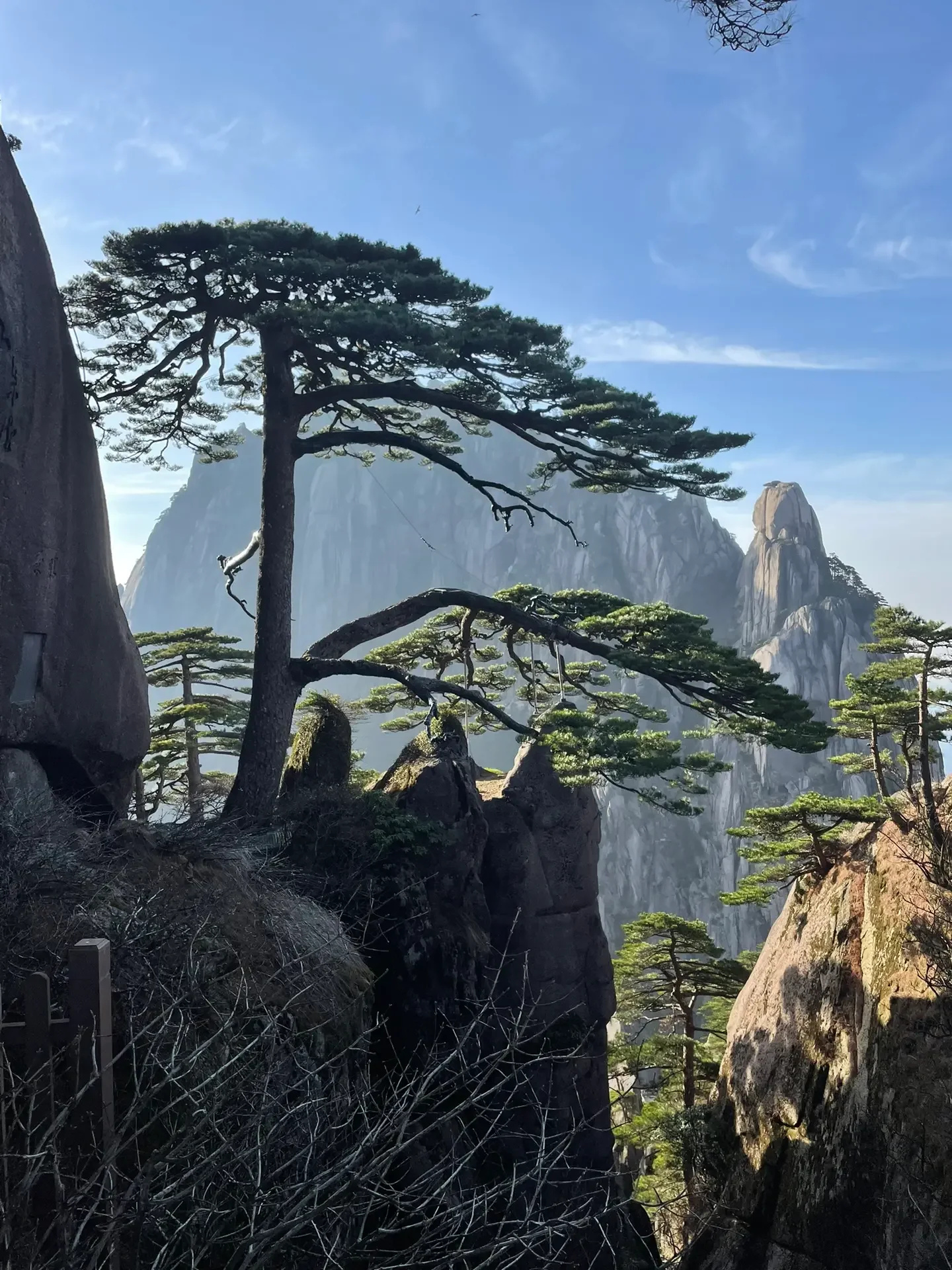 衷心奉劝各位来黄山玩的：前山上，后山下
