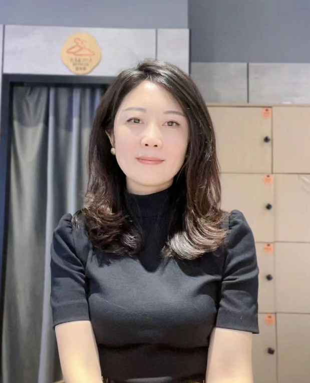 你好，路过的朋友。你来自哪里？让我们来交流一下吧。我目前是单身，没有伴侣，你也是