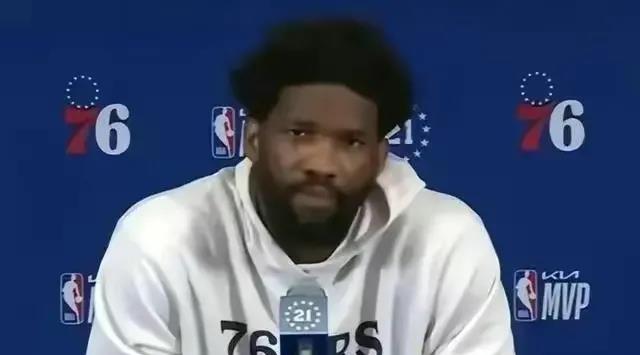恩比德：詹姆斯已经不适合这个时代了，退役去吧！
恩比德认为詹姆斯已经被时代抛弃，