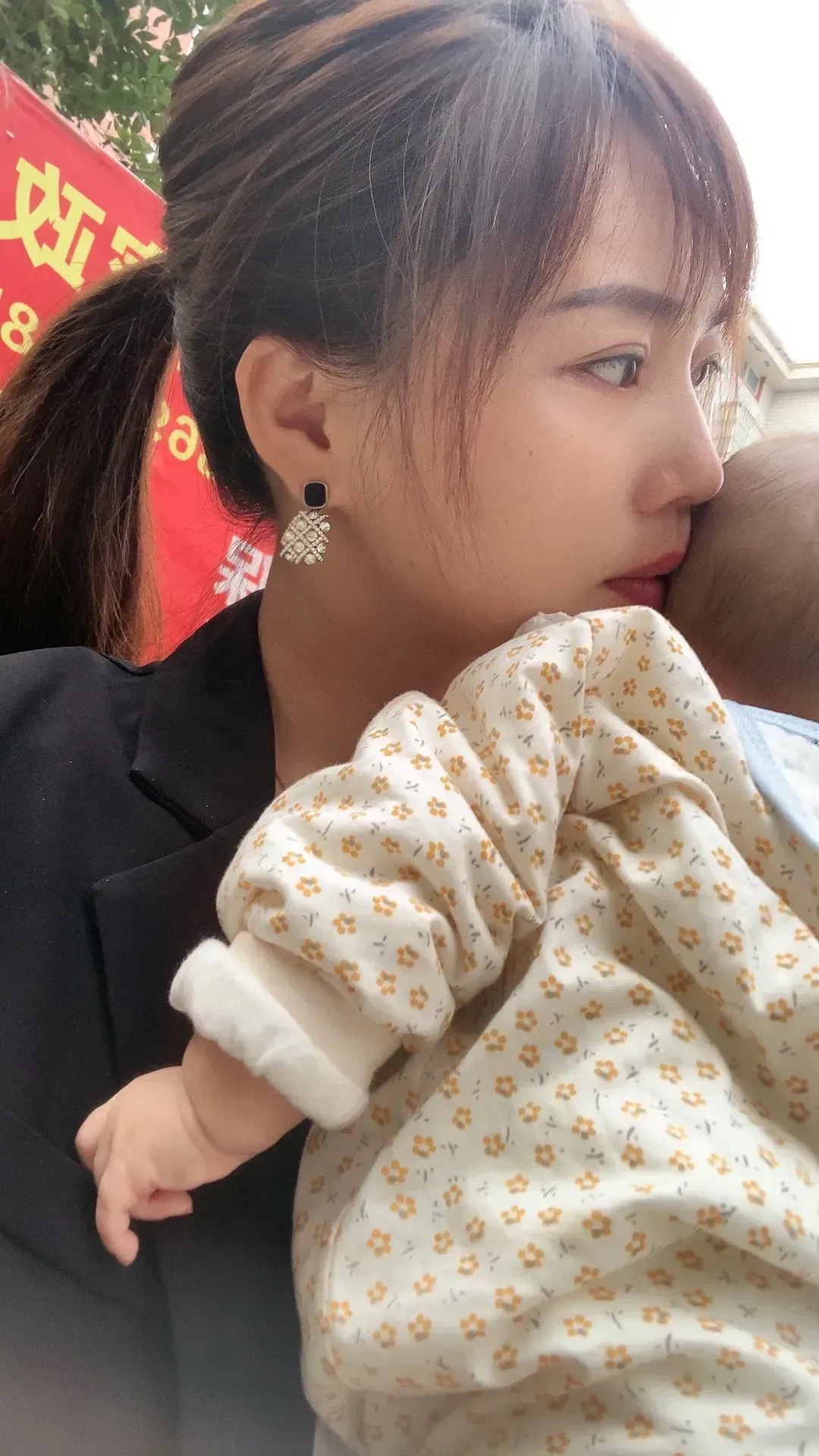请问是娶个二婚带孩子的强，还是一辈子娶不上媳妇强呢？
       离婚带孩子女