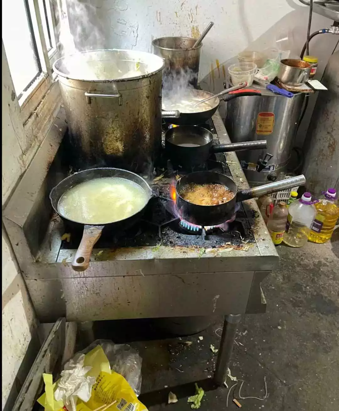 朋友们，少吃点外卖吧，别的我就不说了