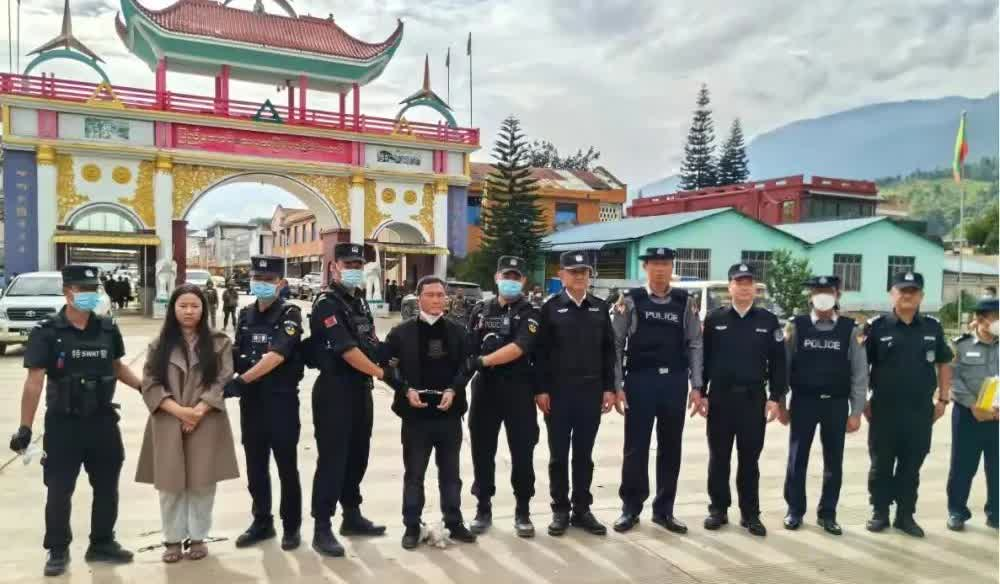 国家一级演员杜旭东因向缅北诈骗头目庆生而公开道歉，引发社会关注。他声称自己是受朋