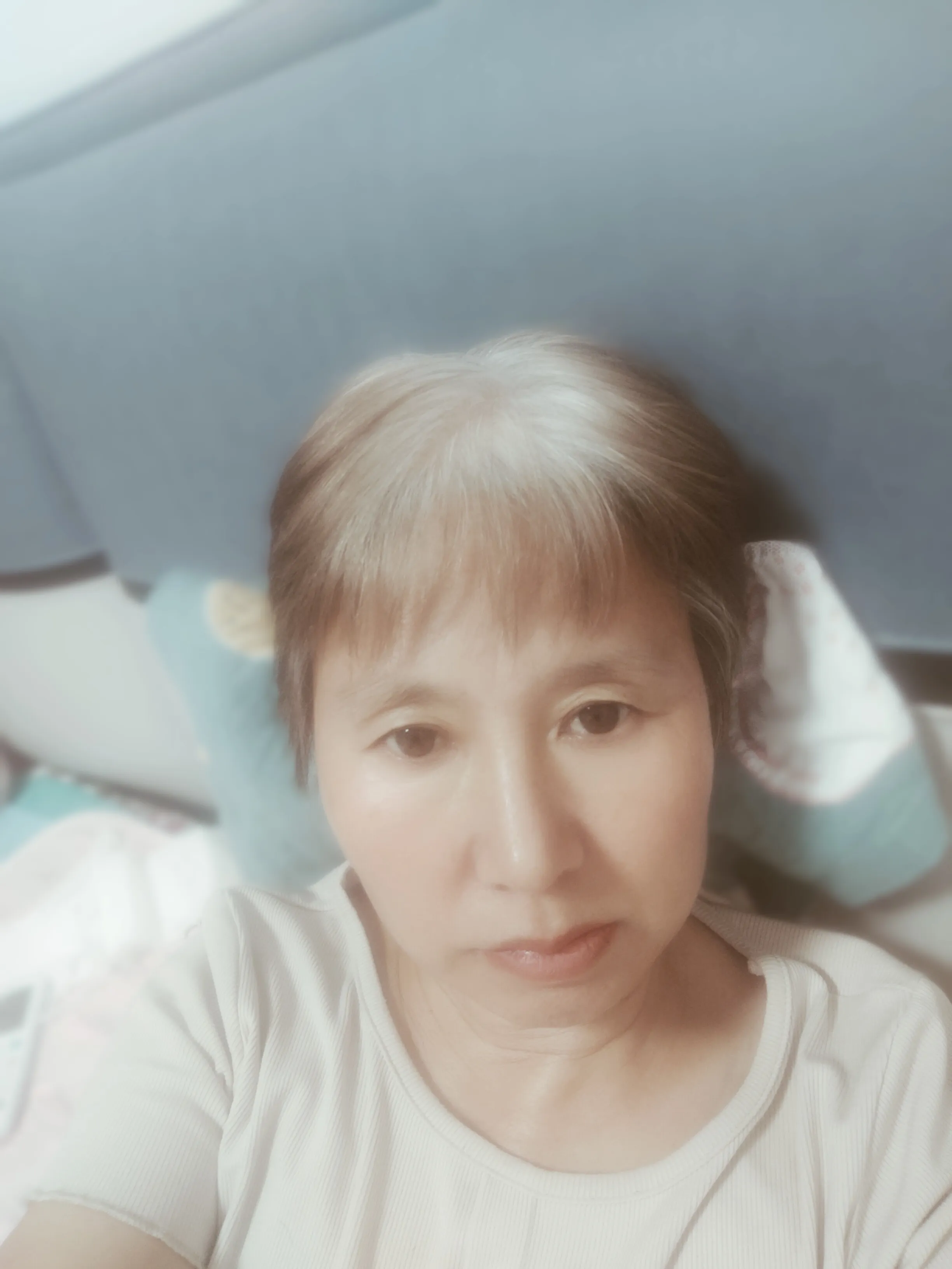 68年猴，56岁，儿女都大了。现在生活现状：
1.农村有别墅，小二层，房前有菜园