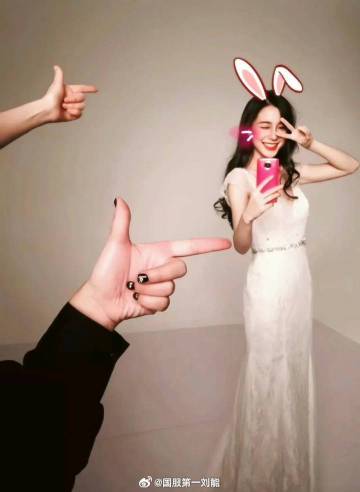 爸爸不允许我喜欢看电视，我忍了。妈妈不允许我吃外卖，我忍了。奶奶不允许我喜欢出去