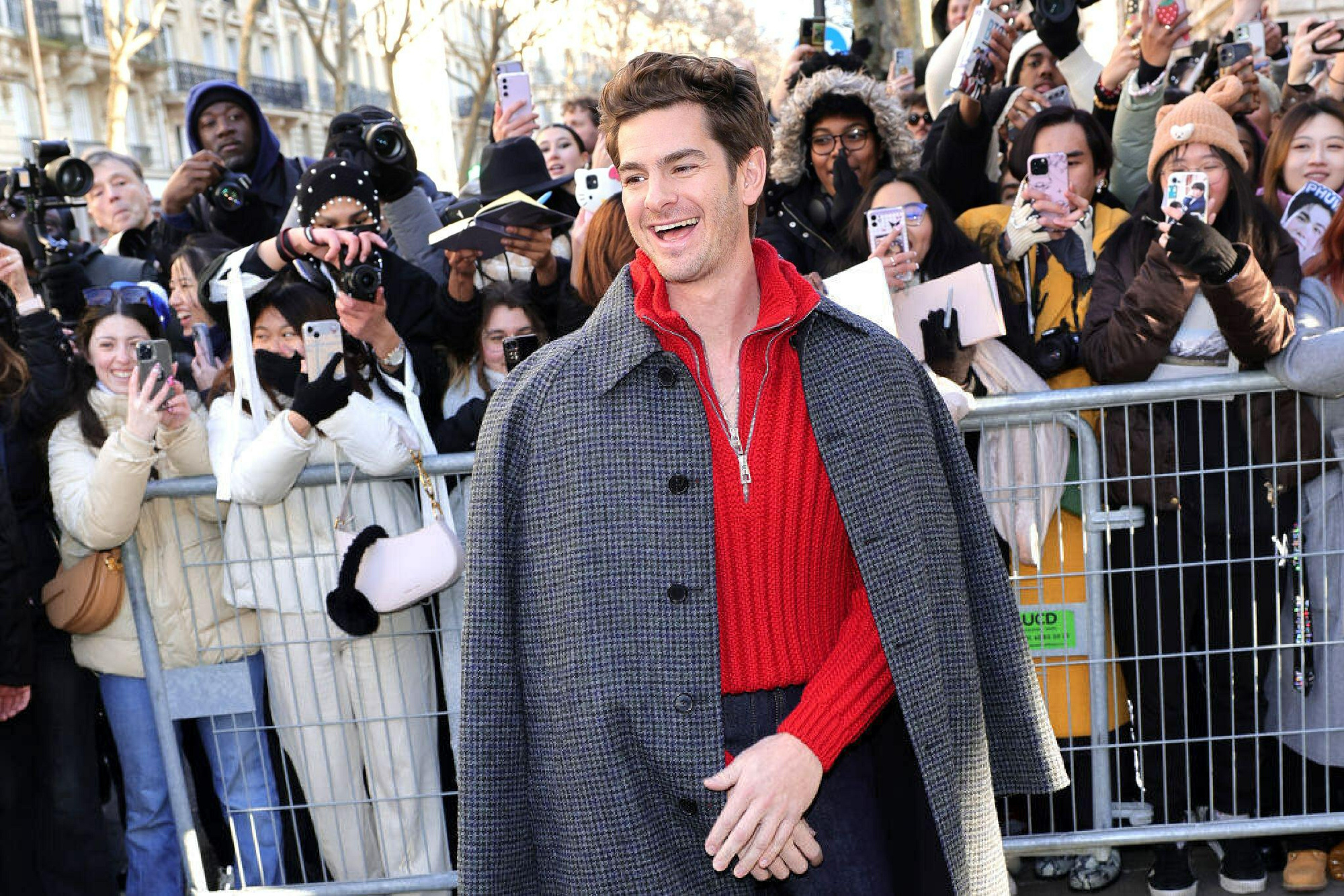 “加菲”安德鲁·加菲尔德（Andrew Garfield）亮相2024年巴黎时装