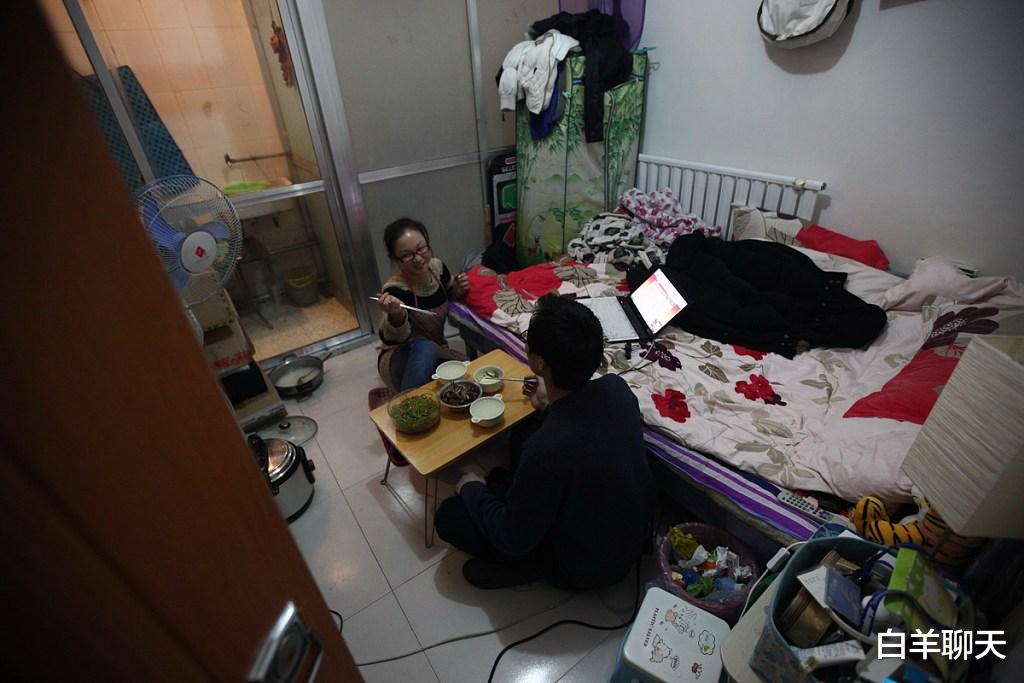 37岁北漂, 年薪几十万, 没房没车没老婆, 回到老家县城后才发现自己多狼狈