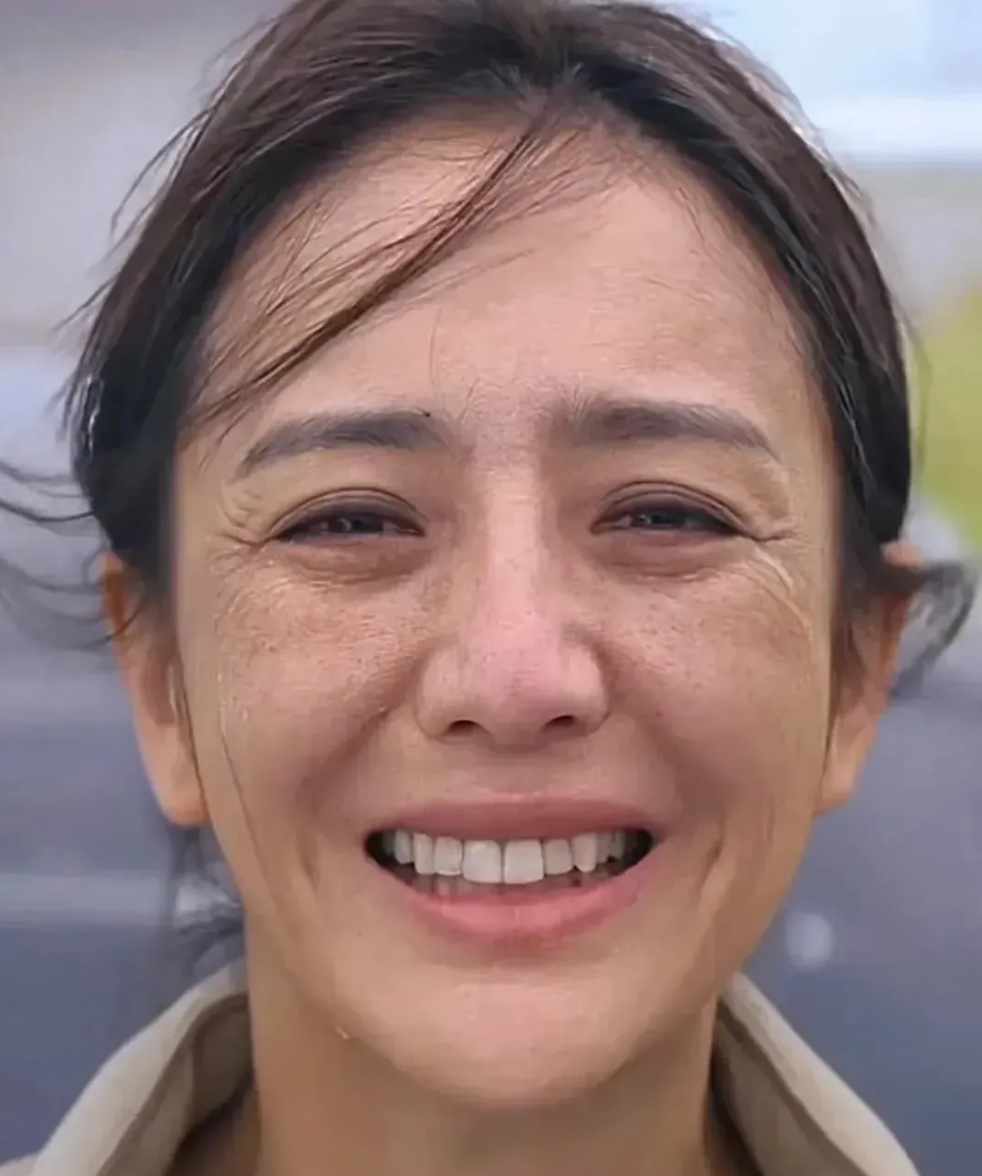 佟丽娅上热搜！

近日，佟丽娅上热搜，不是因为陈思诚，也不是因为主持春晚，而是因
