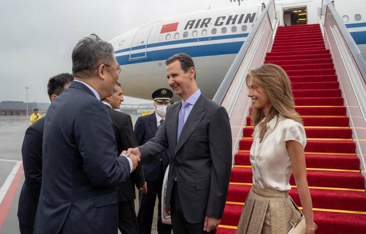 真不敢相信，阿萨德访华居然没有乘坐专机，而是我们国家的包机将其接过来了，那么是不