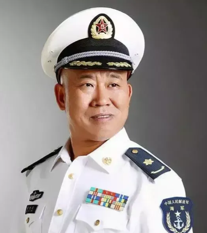 杜旭东公开道歉：有些问题想请教一下相关部门：
请问相关部门，这些人是如何走上这个