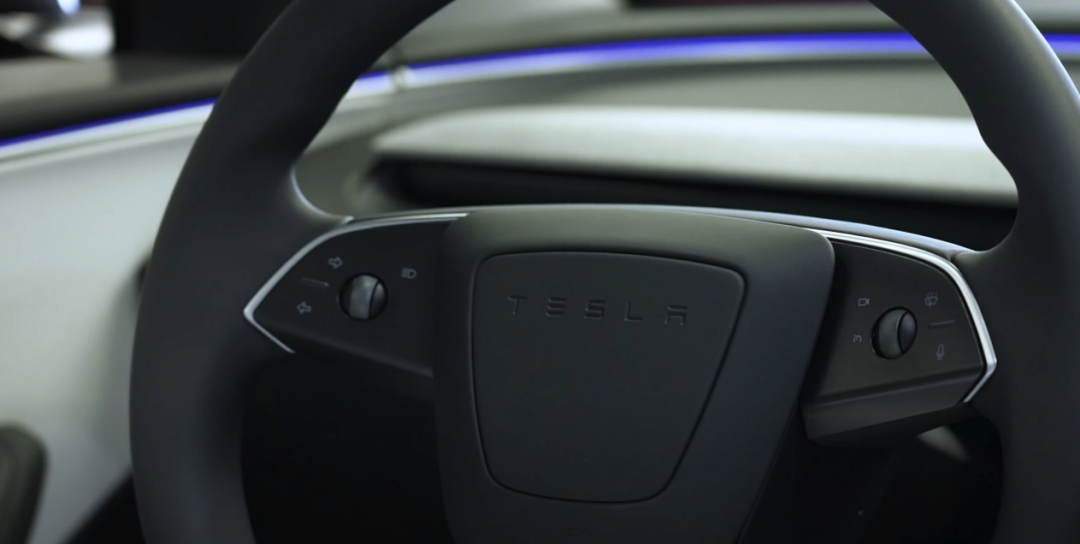 新款Model 3：起售价贵了2.8万，不卷了？