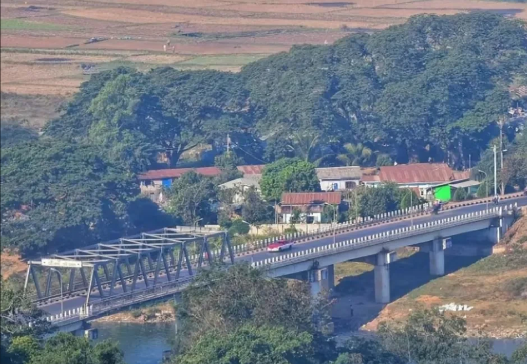 缅军大队增援果敢，已通过南渡江大桥
  据缅甸本地媒体报道，11月19日，缅军援