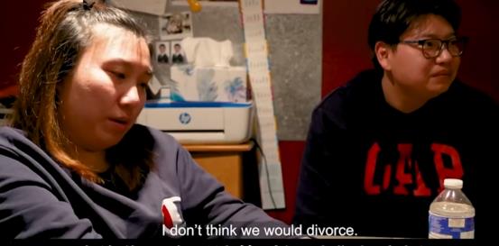 “就算在英国睡大街，我也不回中国”香港女教师不满制度，放弃4万多月薪，一怒离港，