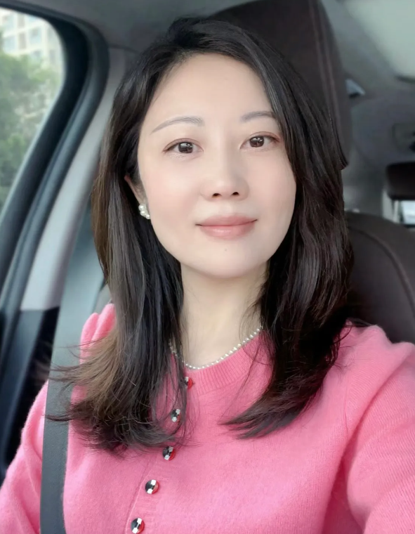 我的女儿快要结婚了，她问我婆家该给多少彩礼比较合适。我问她：“你自己想要多少？”