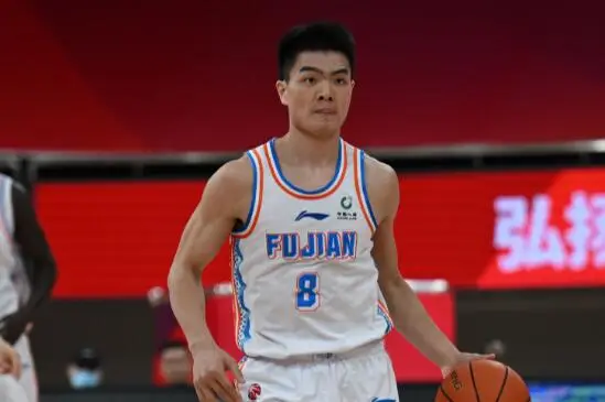 18助攻0失误，CBA隆多，曾打出0分11助攻。

CBA也是一个修罗场，各色球