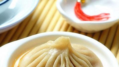 开封小笼灌汤包：千年古城的美食传奇