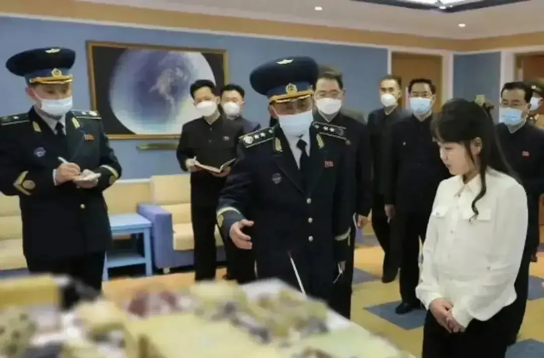 长公主独立视察工作 一家四代为人民服务