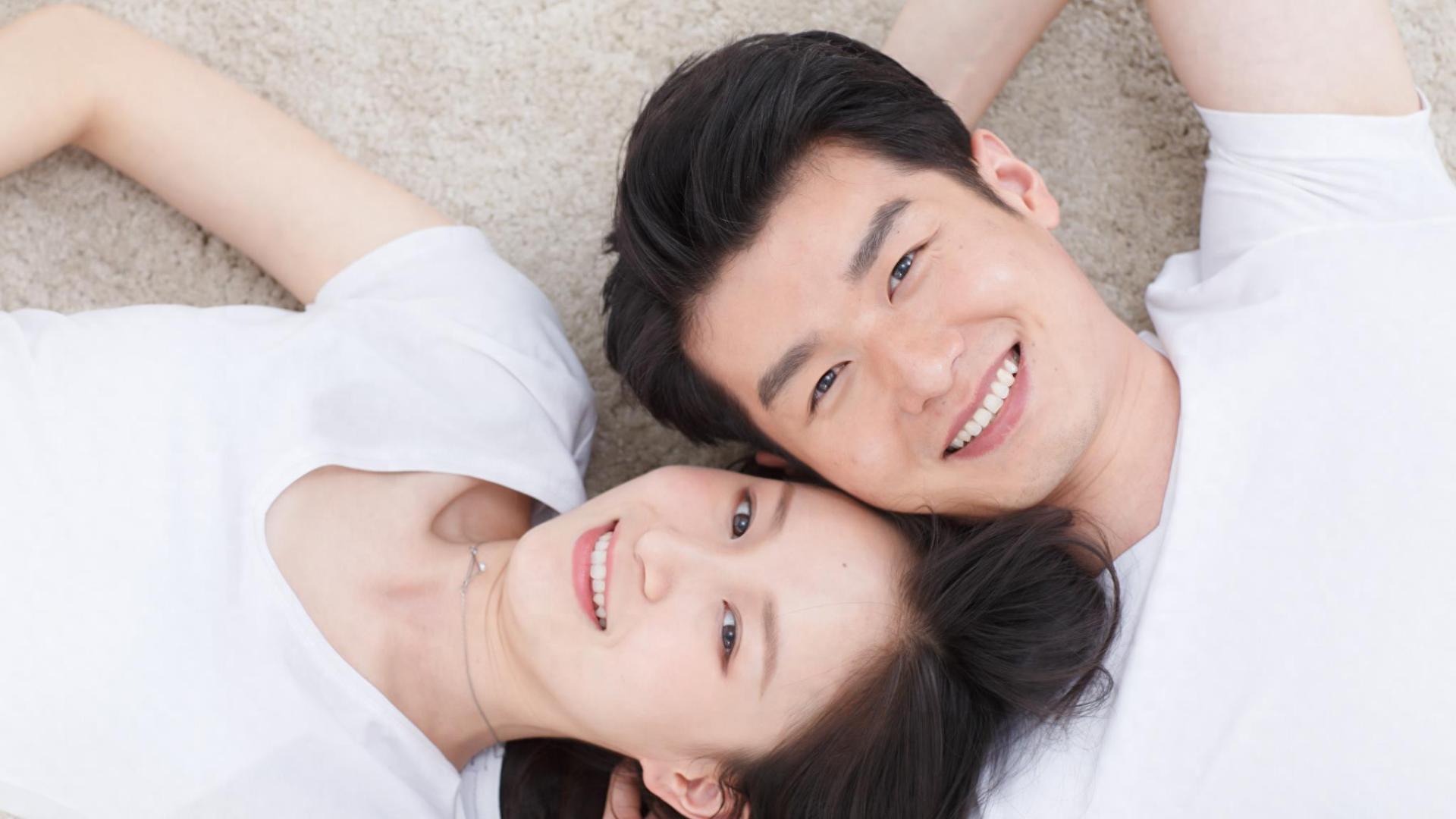 “小姑子坐月子花4万”自信的婆婆来报销，被儿媳甩脸上一张离婚证