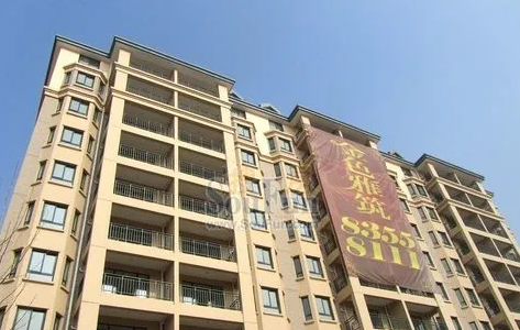 如果我有200万，坚决买房。

如今的楼市，是这20年来最困难的，购房者就像一只