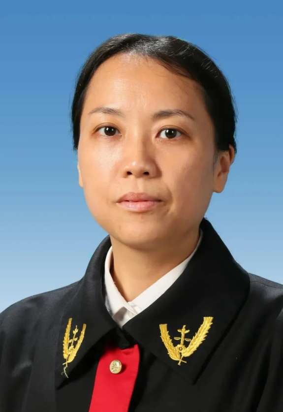 大家注意    记住她   陈海仪，广东罗定人，大学学历。现任广州市中级人民法院