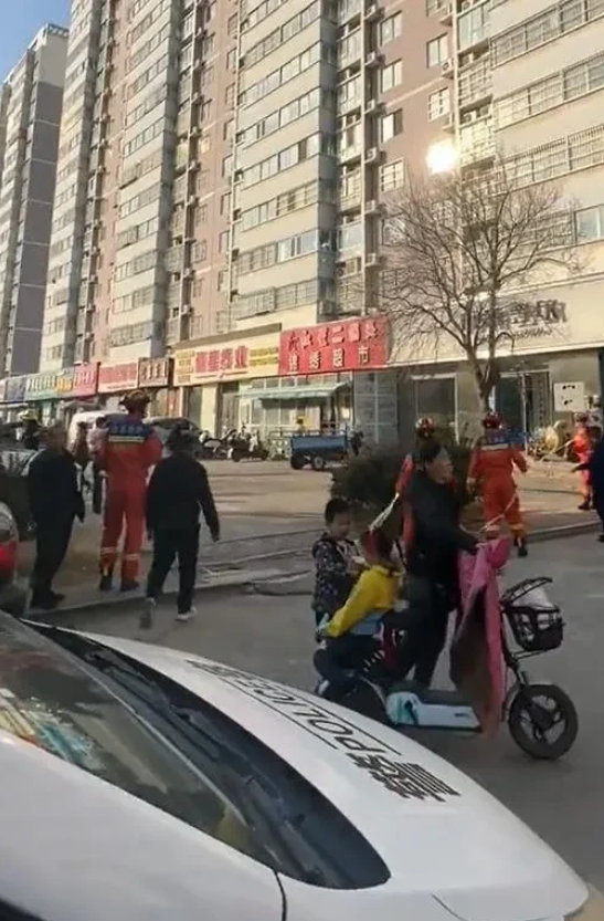 震惊！突发！河南30岁女老师坠亡。所为何事？
11月19日下午2点左右，河南安阳