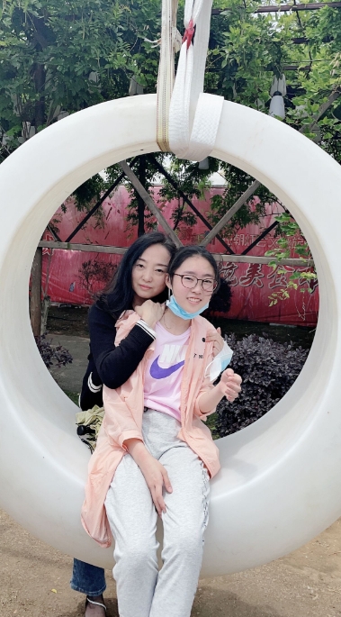 大实话！孩子能早生就早点生吧，我现在才算感受到了！

49岁的我，孩子16岁，我