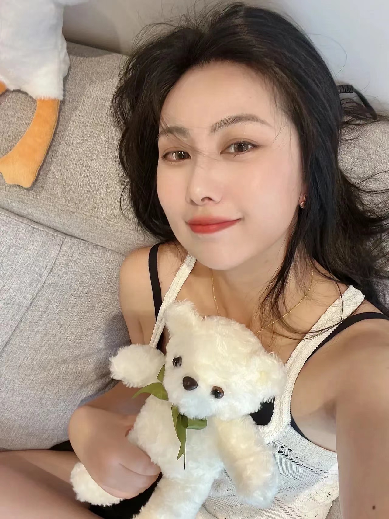 89未婚未育，每天都睡不着，半夜醒好几次。
最近几年真的好焦虑。天天被催婚，一言
