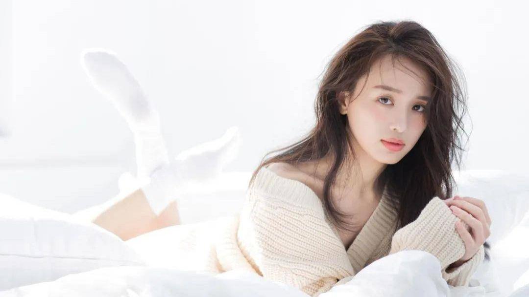 怒赚八千万，约会白富美，我走上人生巅峰，幕后帮手竟是未来自己？