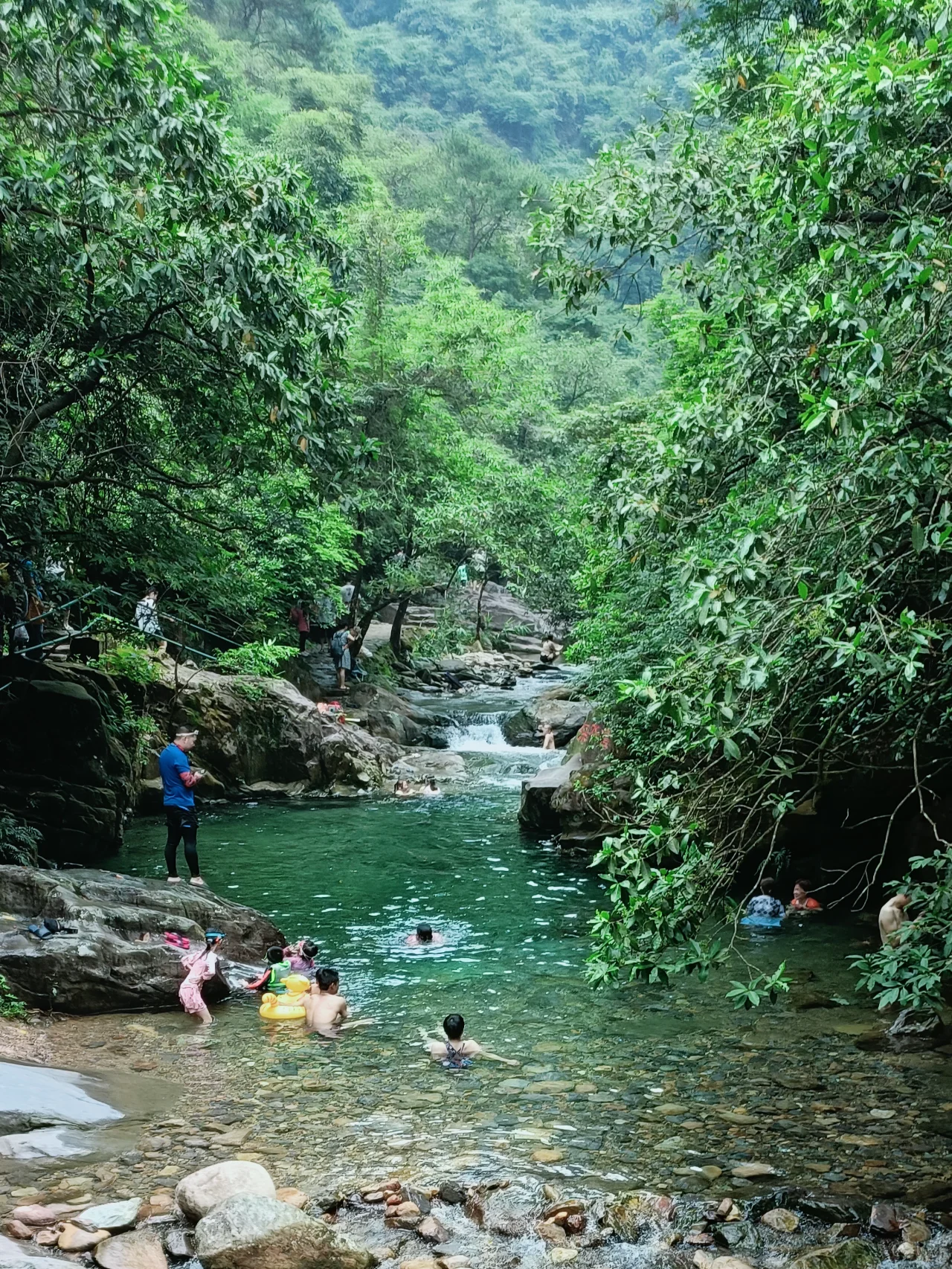 广州消暑胜地“小九寨”紫云谷溯溪玩水