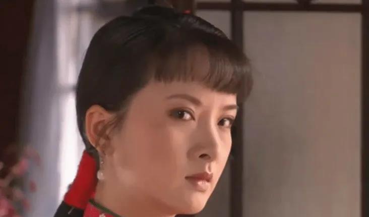 在电视连续剧巜大宅门》中扮演香秀的谢兰，她说自己对扮演白景琦的陈宝国产生了好感。