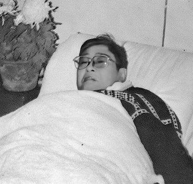 1970年，路遥把当工人的名额让给了初恋林红。一年后，林红看不上路遥农民的身份，