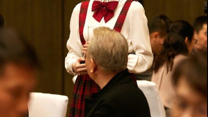 周冬雨勇推热搜后，才明白张桂梅校长从王世民们手中救下多少少女