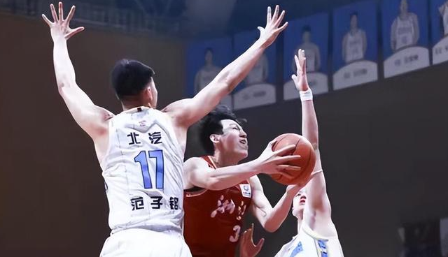 广东男篮战胜浙江广厦男篮，这两点是球队取胜的主要原因
1、第三节球队得分多点开花