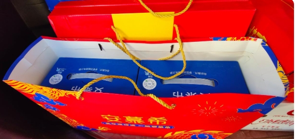 我们河南一提两箱的牛奶，一直以为是全国统一的，直到今天听网友说其他地方是一提一箱