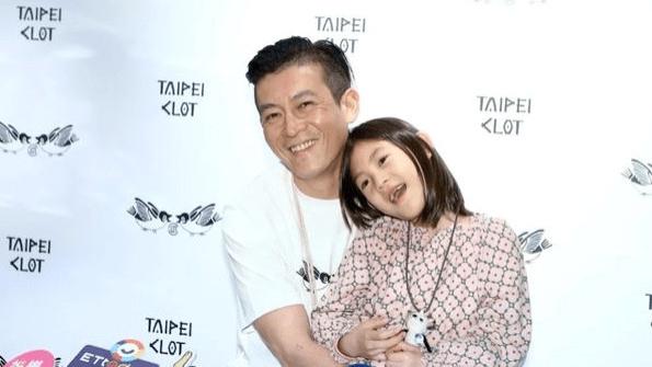 陈冠希重谈不雅照事件，疑似要复出，喊话导演一起合作拍电影