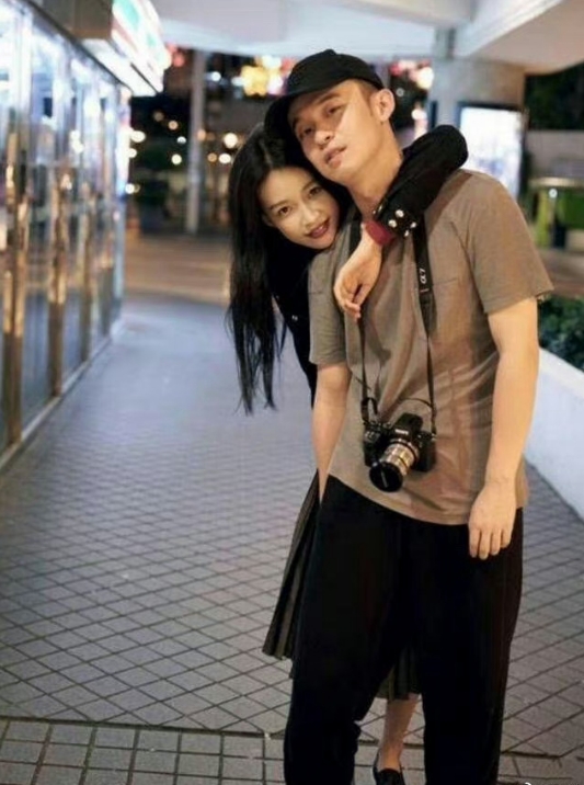 离婚后，孙怡终于直起了腿 ​​​