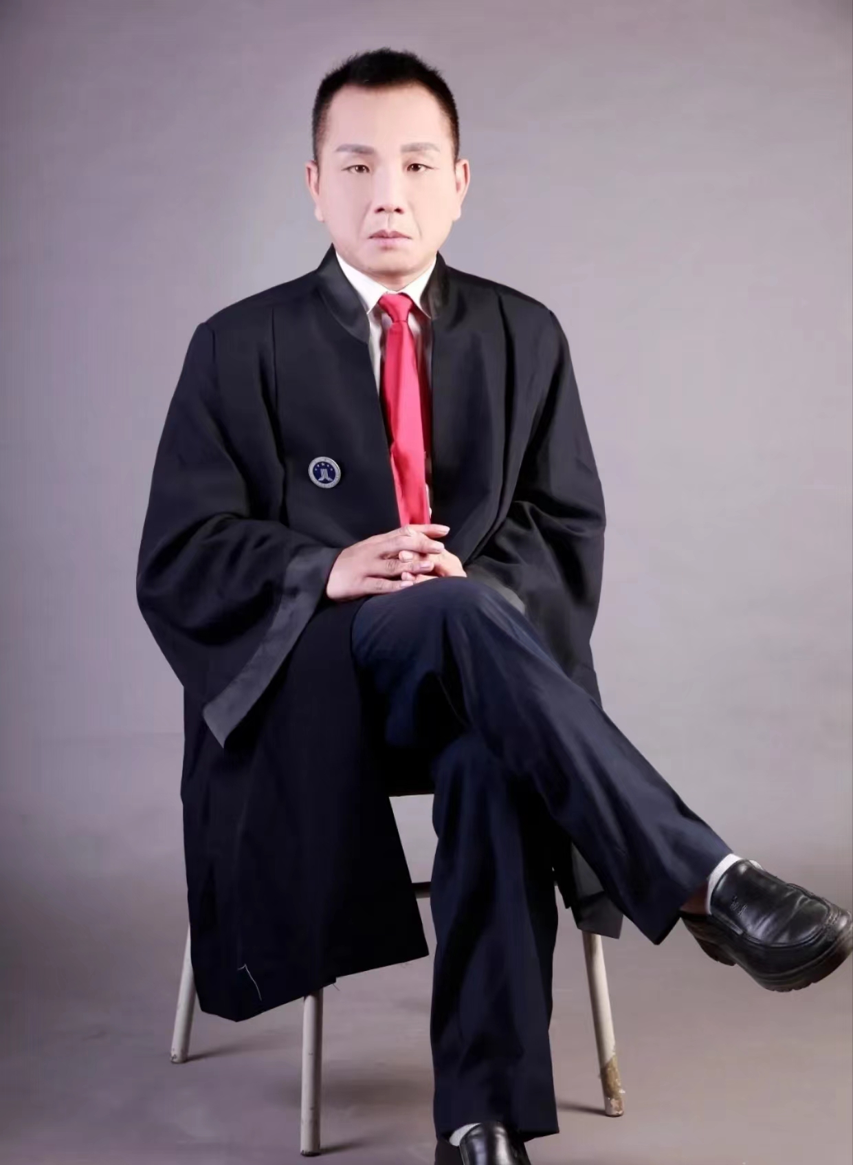 律师说：把财产留给子女最有效的方法是“自书遗嘱”。

自书遗嘱不需要花钱，也不需