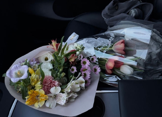 结婚前接女朋友下班和结婚后接老婆下班 ​​​